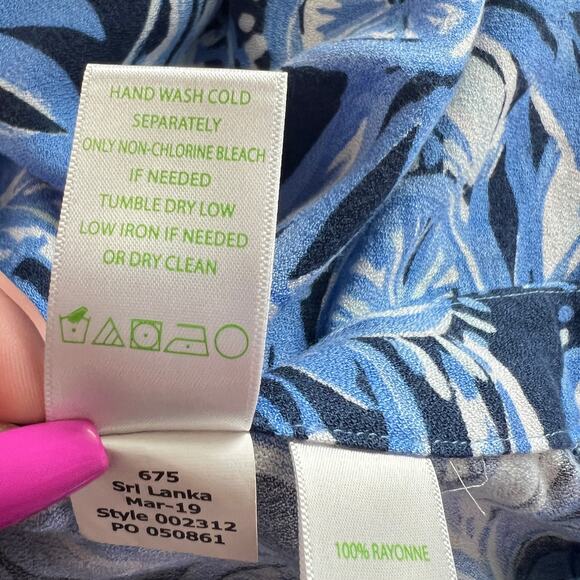 Lilly Pulitzer Pants Size 8 AVERY Crop Pant High Tide Navy You’re The Zest - Picture 9 of 9